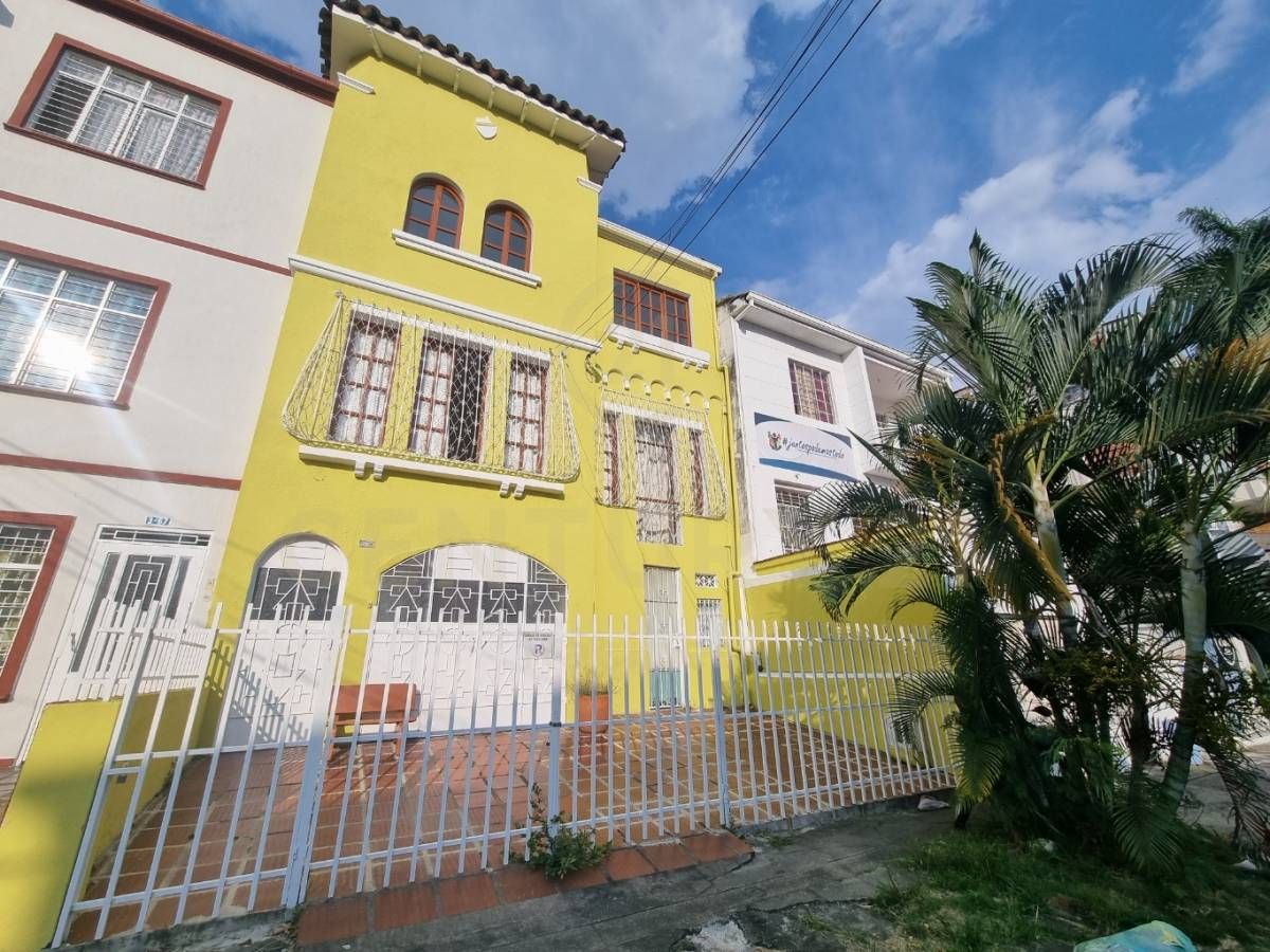 Casa en venta Valle Del Cauca Cali Miraflores 400 m2 Habitaciones 7 Baños 5 Garajes 1 Precio $700000000