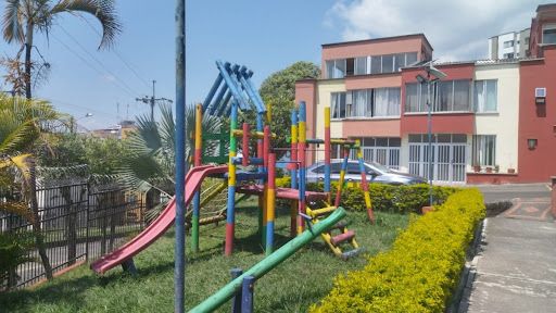 Casa en venta Risaralda Pereira La Elvira 132 m2 Habitaciones 4 Baños 2 Garajes 2 Precio $460000000