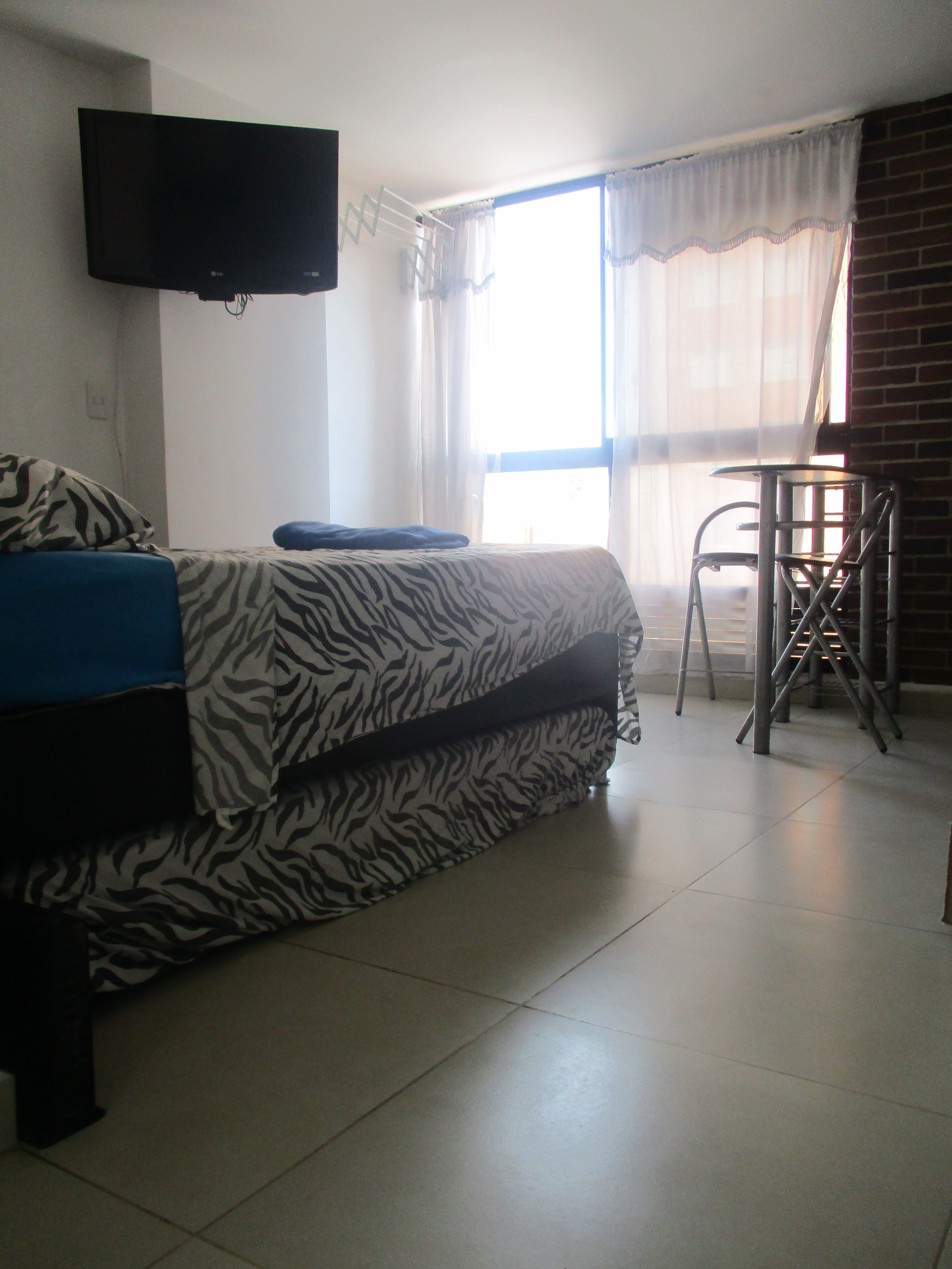 Apartamento en arriendo Antioquia Medellín Los Alpes 20 m2 Habitaciones 1 Baños 1 Garajes 0 Precio $2300000