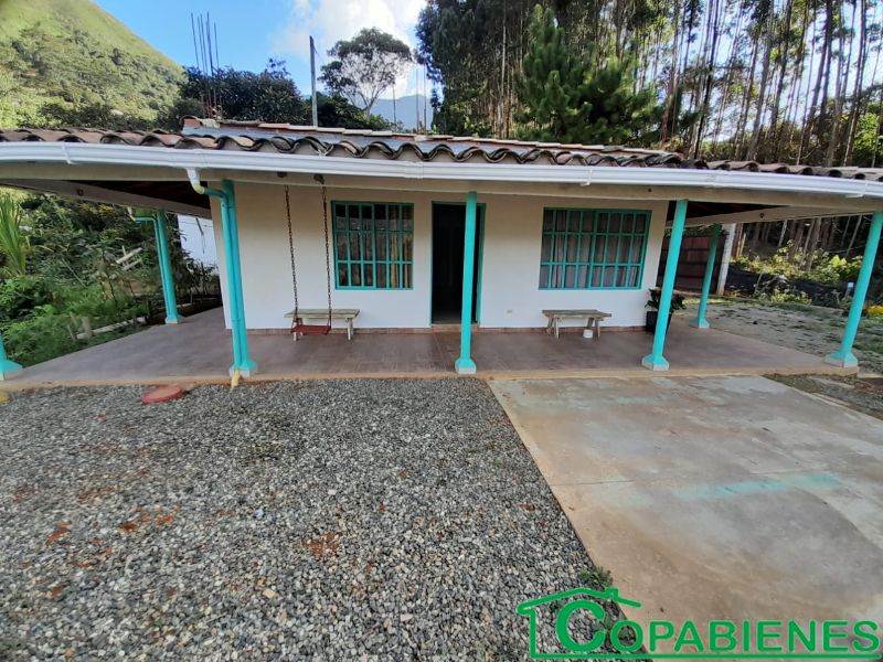 Casa en venta Antioquia Barbosa Barbosa 3000 m2 Habitaciones 3 Baños 2 Garajes 1 Precio $700000000