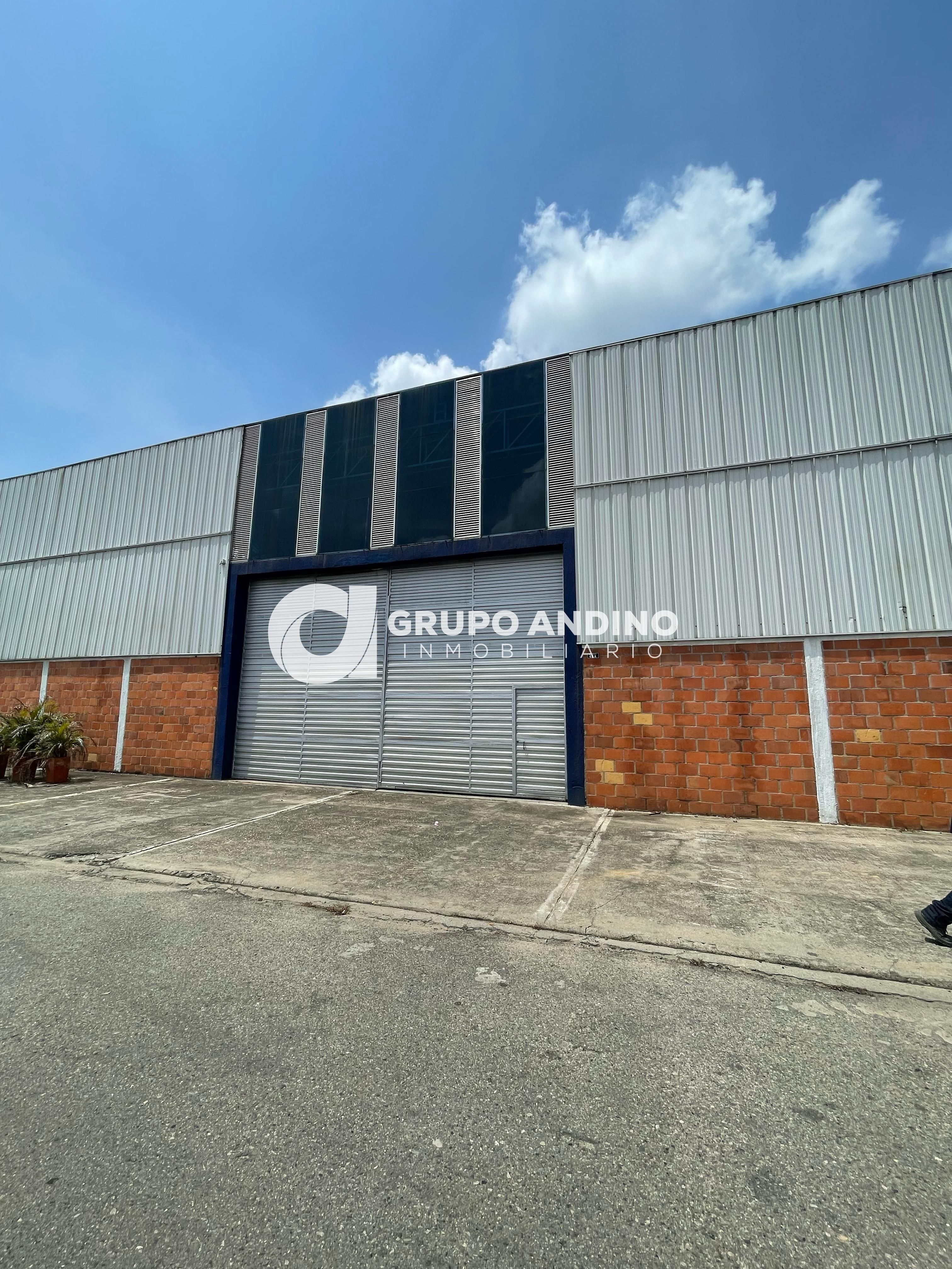 Bodega en arriendo Santander Girón Girón 1400 m2 Habitaciones 0 Baños 0 Garajes 5 Precio $20600000