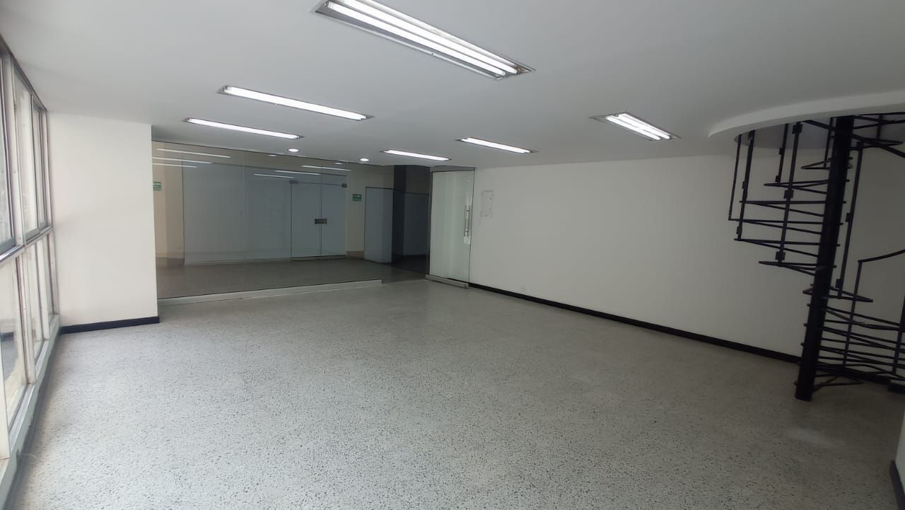 Local en arriendo Antioquia Medellín La Candelaria 120 m2 Habitaciones 0 Baños 1 Garajes 0 Precio $5900000