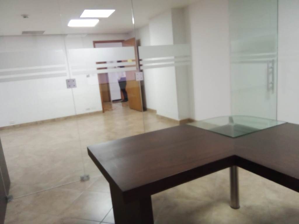 Oficina en arriendo Antioquia Medellín Manila 60 m2 Habitaciones 0 Baños 0 Garajes 2 Precio $4300000