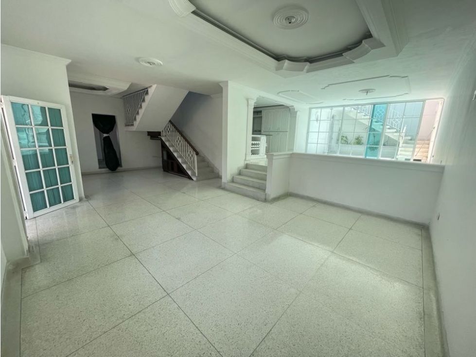 Casa en arriendo Atlántico Barranquilla Ciudad Jardin 400 m2 Habitaciones 3 Baños 3 Garajes 2 Precio $8000000