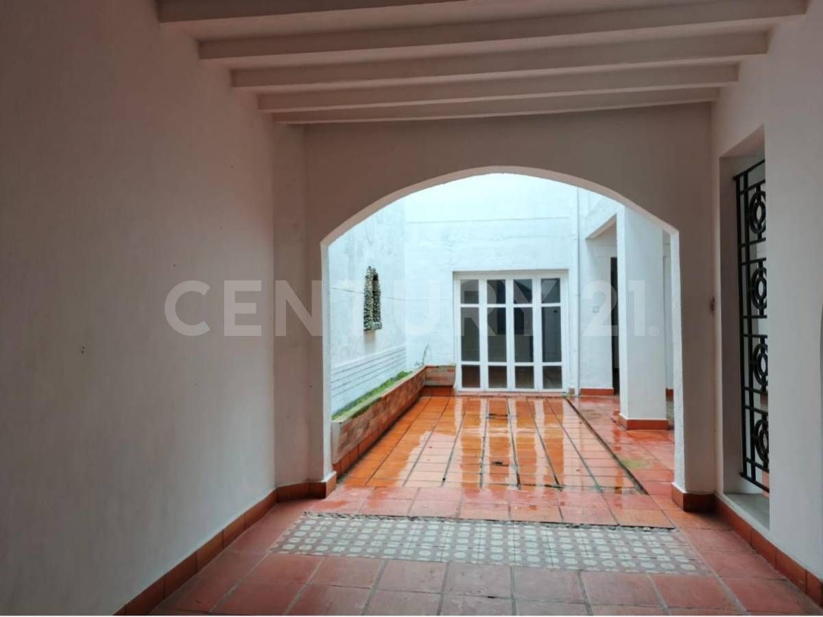 Casa en venta Antioquia Medellín Los Angeles 340 m2 Habitaciones 10 Baños 6 Garajes 1 Precio $1100000000