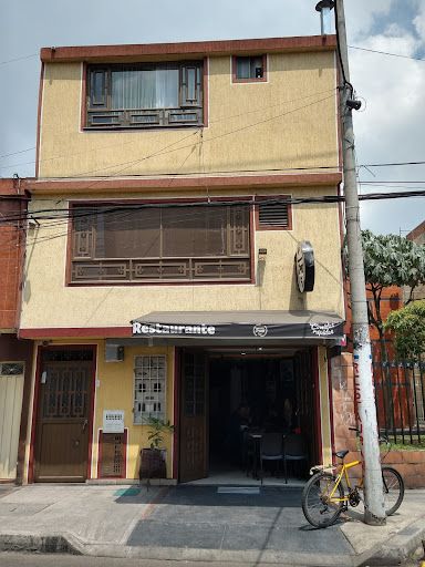 Casa en venta Cundinamarca Bogotá Super Manzana 12 330 m2 Habitaciones 9 Baños 7 Garajes 1 Precio $650000000