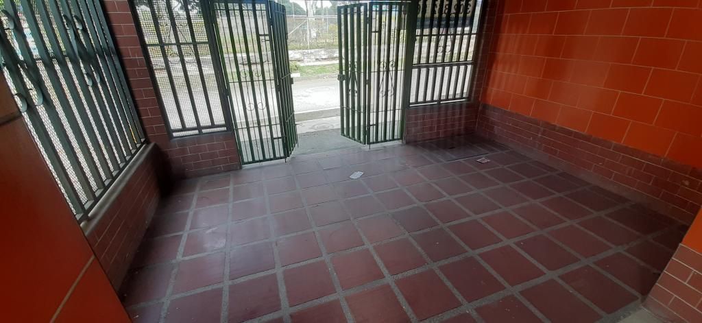 Local en arriendo Valle Del Cauca Cali Horizontes 70 m2 Habitaciones 0 Baños 2 Garajes 1 Precio $1500000