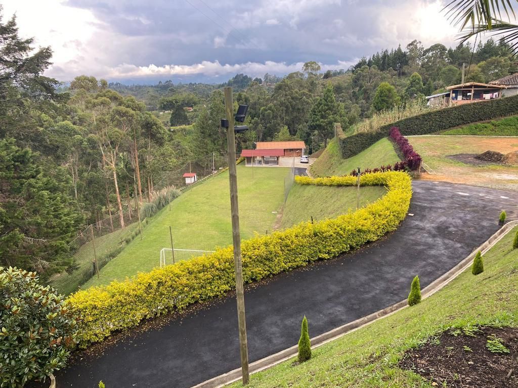Finca en venta Antioquia Rionegro El Porvenir 60 m2 Habitaciones 2 Baños 4 Garajes 12 Precio $1500000000