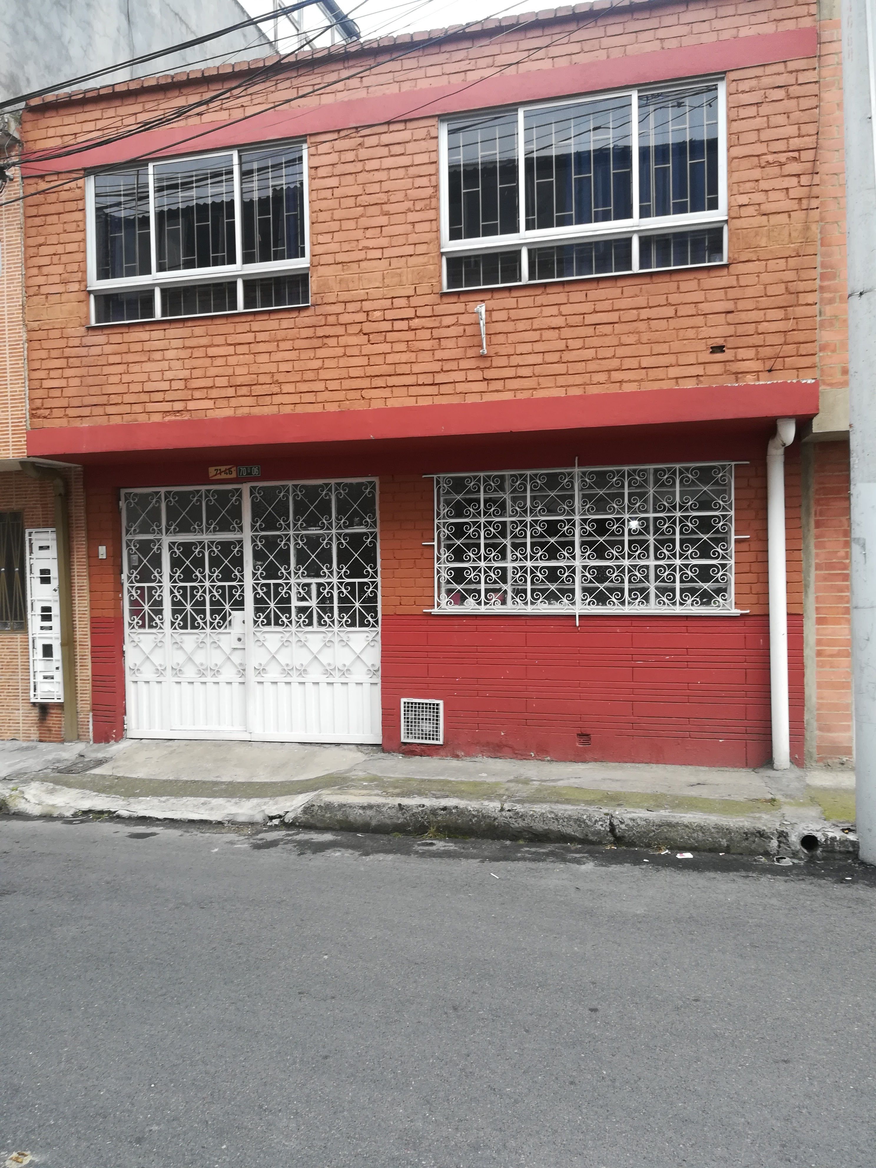 Casa en venta Cundinamarca Bogotá San Fernando Occidental 151 m2 Habitaciones 8 Baños 6 Garajes 2 Precio $700000000