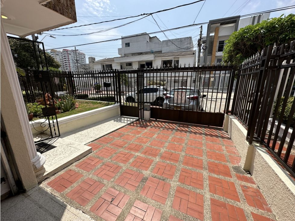 Casa en venta Atlántico Barranquilla Paraiso 240 m2 Habitaciones 4 Baños 3 Garajes 2 Precio $699000000