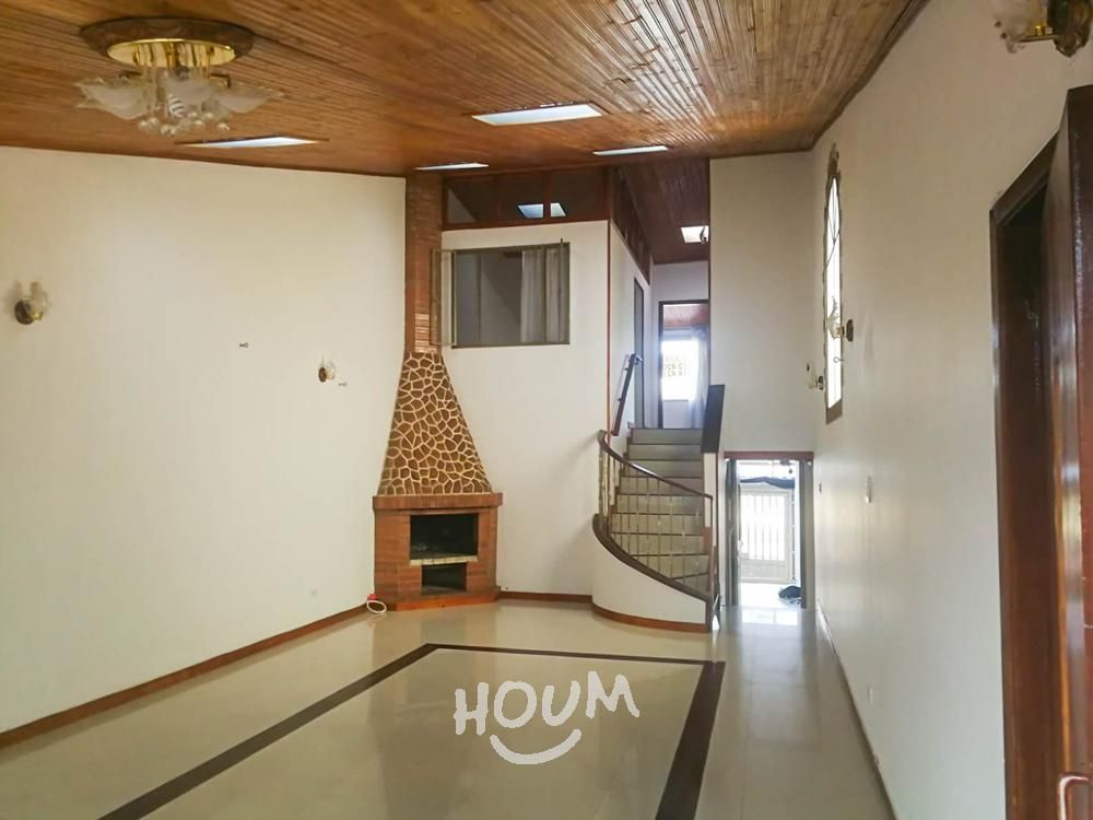 Casa en venta Cundinamarca Bogotá Los Andes 300 m2 Habitaciones 6 Baños 3 Garajes 2 Precio $850000000