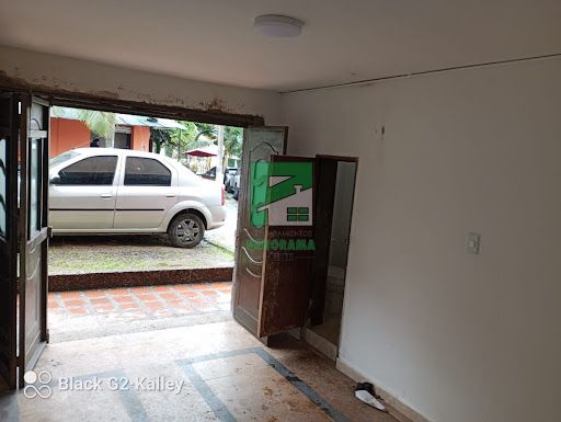 Local en arriendo Antioquia Medellín San Bernardo 15 m2 Habitaciones 0 Baños 0 Garajes 1 Precio $1200000