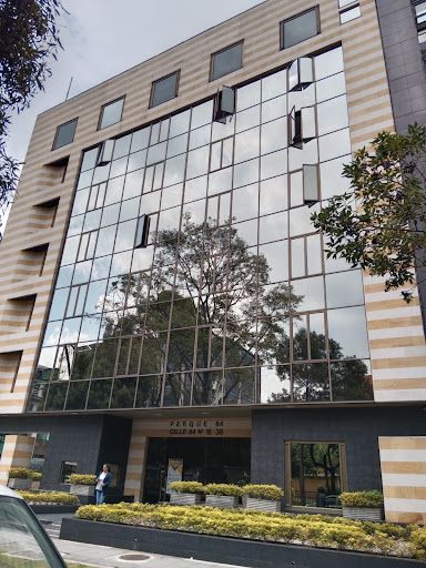 Oficina en venta Cundinamarca Bogotá Antiguo Country 24 m2 Habitaciones 0 Baños 0 Garajes 2 Precio $220000000