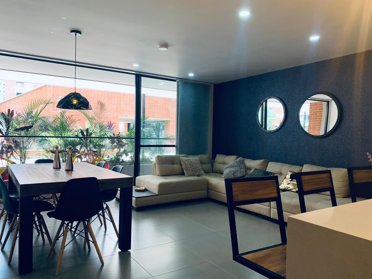 Apartamento en arriendo Antioquia Envigado Zona Centro 98 m2 Habitaciones 3 Baños 4 Garajes 3 Precio $4950000