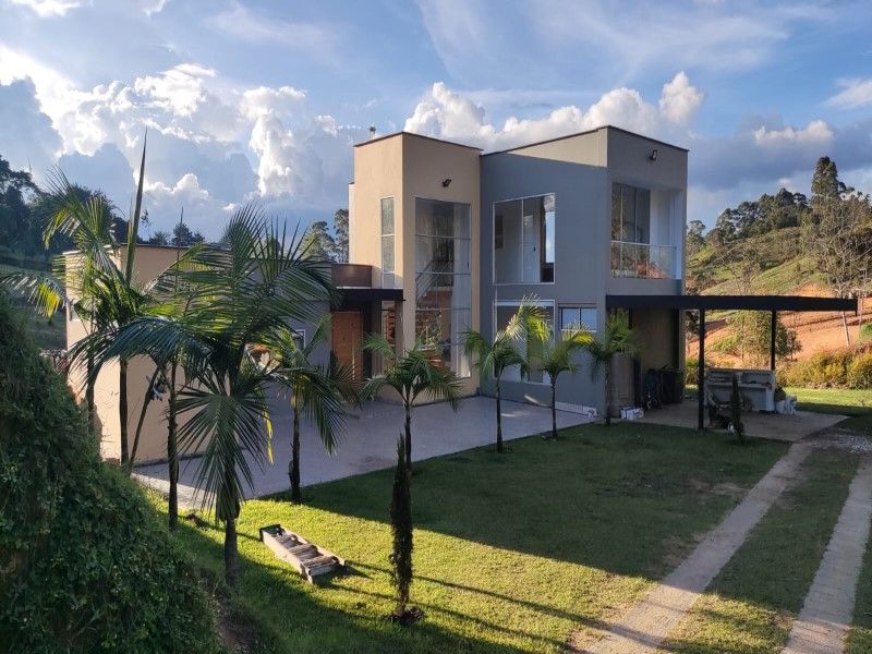 Finca en venta Antioquia Rionegro Rionegro 360 m2 Habitaciones 4 Baños 4 Garajes 3 Precio $1850000000