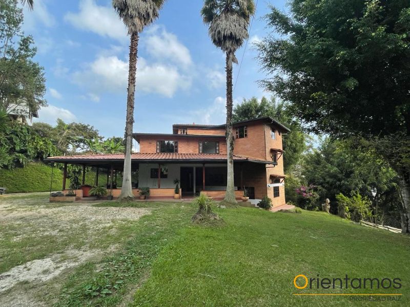 Finca en arriendo Antioquia Rionegro El Porvenir 3900 m2 Habitaciones 9 Baños 8 Garajes 0 Precio $15000000