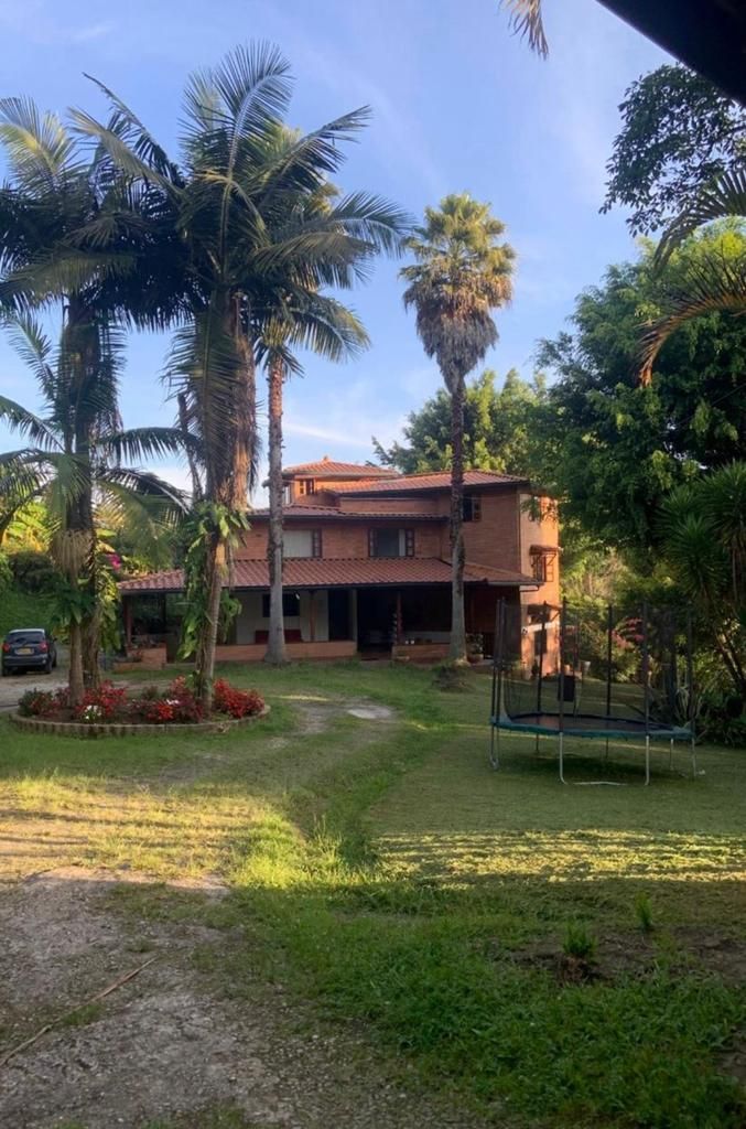 Finca en arriendo o venta Antioquia Rionegro Rionegro 500 m2 Habitaciones 10 Baños 19 Garajes 2 Precio venta $2000000000 Precio arriendo $10000000