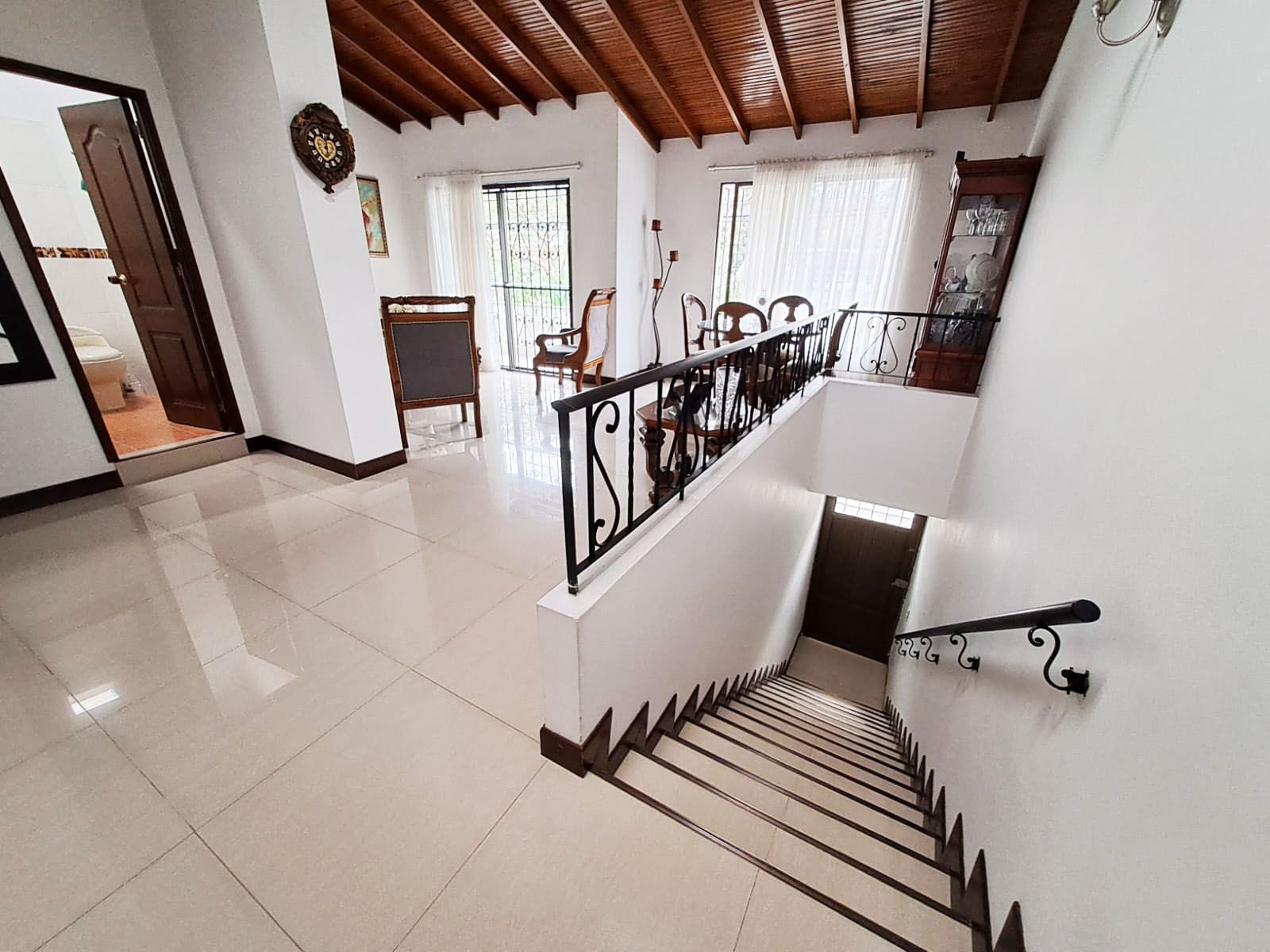 Casa en venta Antioquia Envigado Zona Centro 117 m2 Habitaciones 4 Baños 2 Garajes 1 Precio $615000000