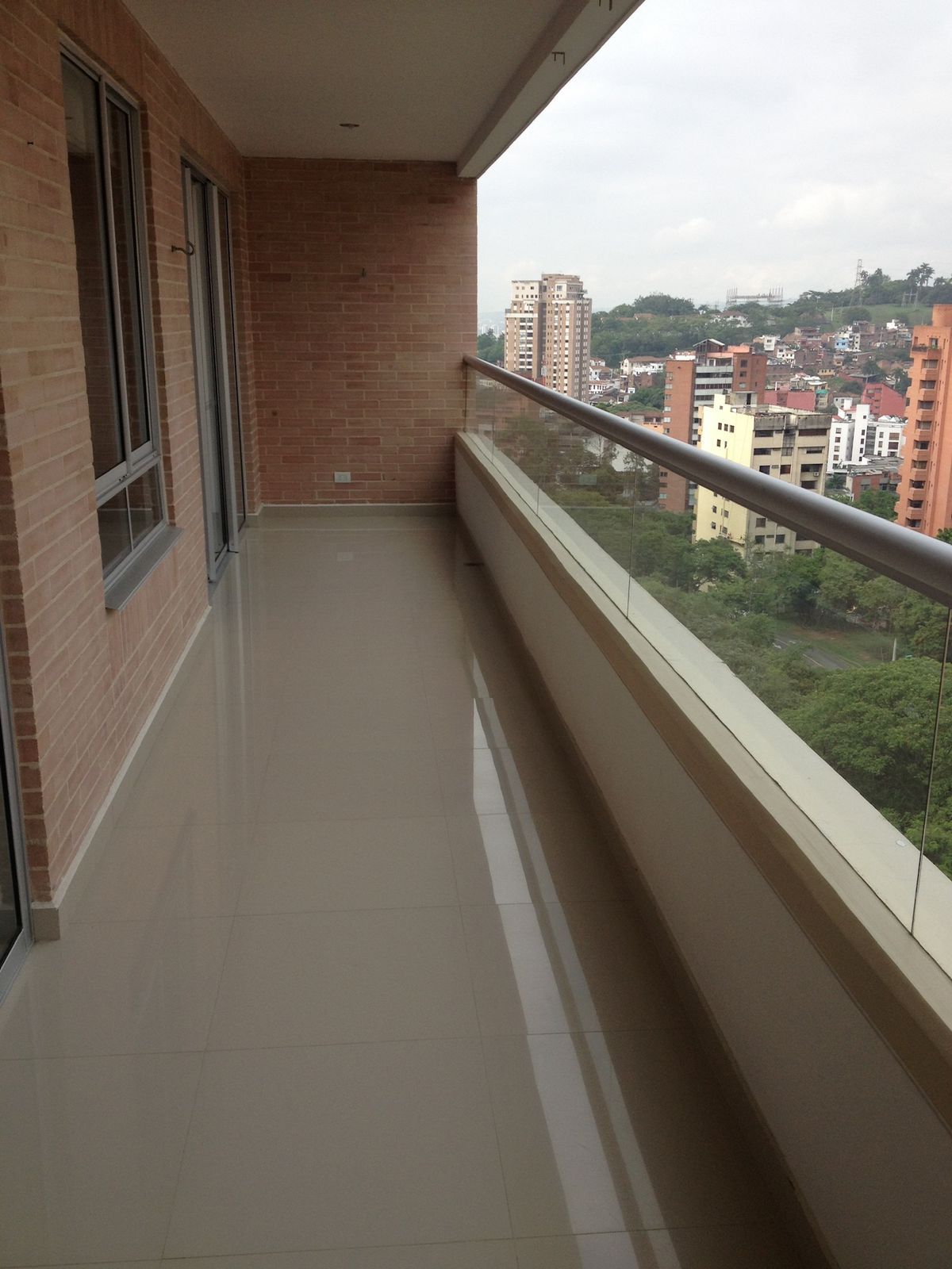 Apartamento en venta Valle Del Cauca Cali Colseguros Andes 110 m2 Habitaciones 3 Baños 2 Garajes 2 Precio $620000000