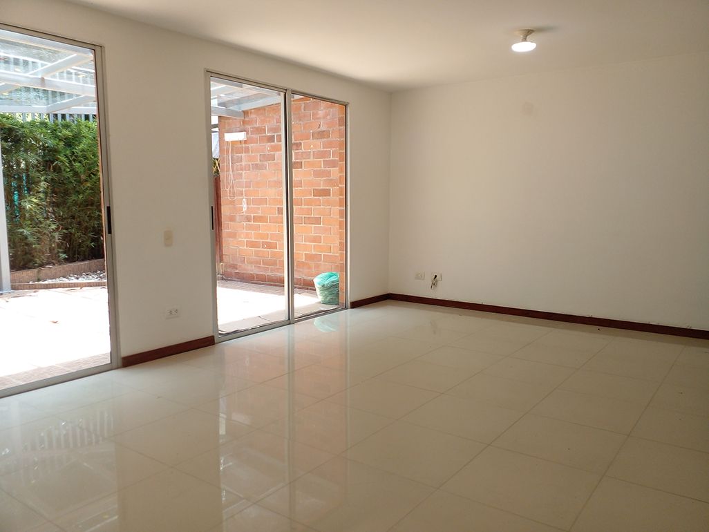 Casa en arriendo Antioquia Envigado La Abadia 175 m2 Habitaciones 3 Baños 6 Garajes 3 Precio $8600000