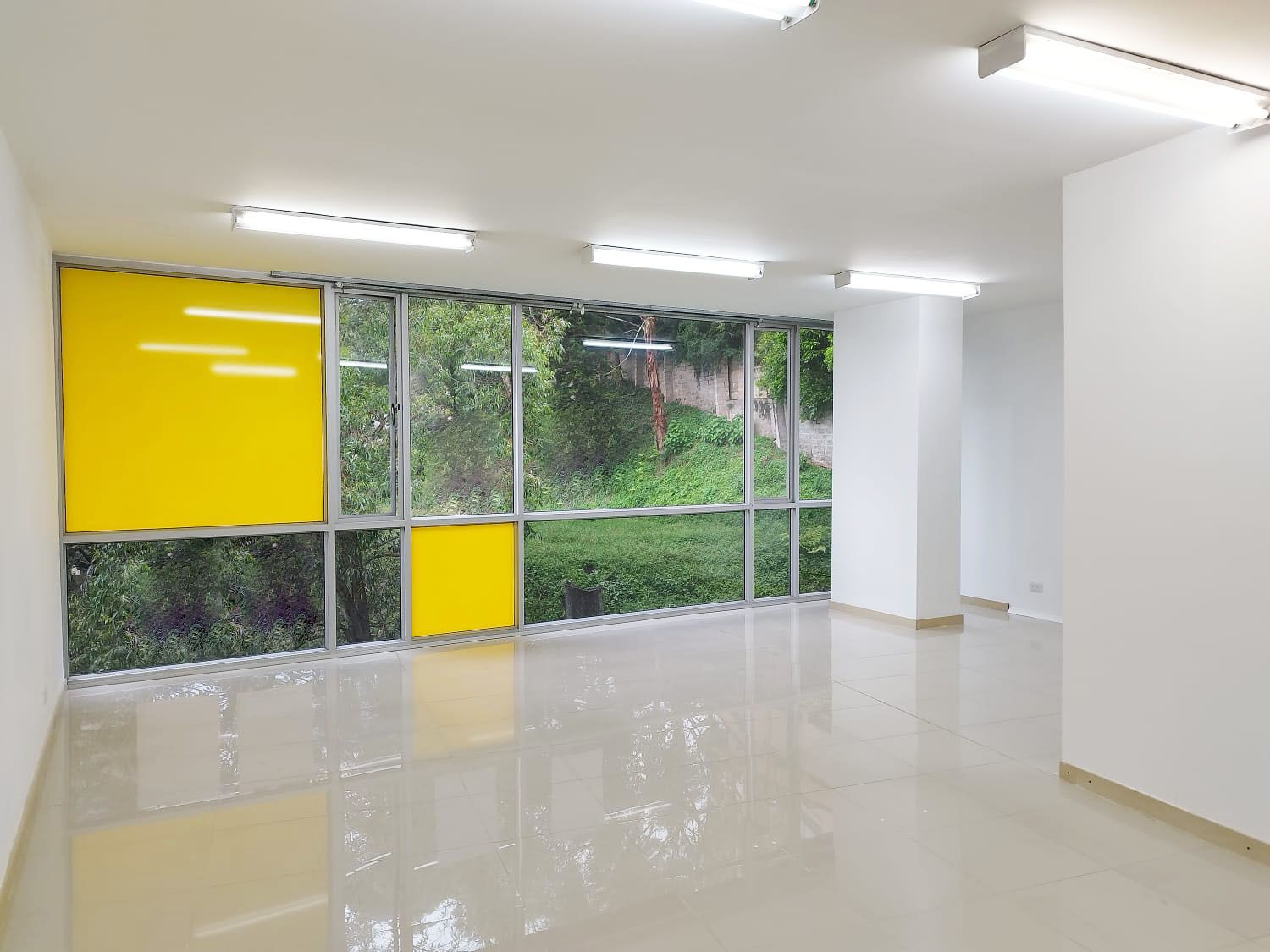 Oficina en venta Antioquia Medellín Castropol 58 m2 Habitaciones 0 Baños 1 Garajes 2 Precio $550000000