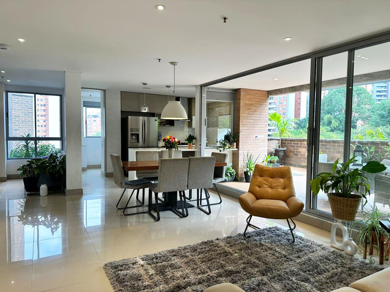 Apartamento en arriendo Antioquia Medellín Sucre 135 m2 Habitaciones 2 Baños 4 Garajes 3 Precio $10200000