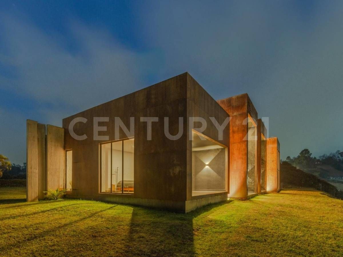 Finca en venta Antioquia Medellín Medellín 465 m2 Habitaciones 5 Baños 5 Garajes 2 Precio $2400000000