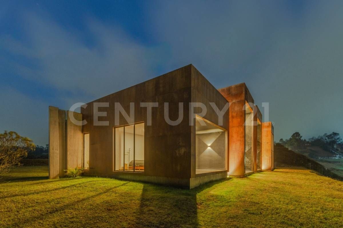 Finca en venta Antioquia Medellín Medellín 465 m2 Habitaciones 5 Baños 5 Garajes 2 Precio $2400000000