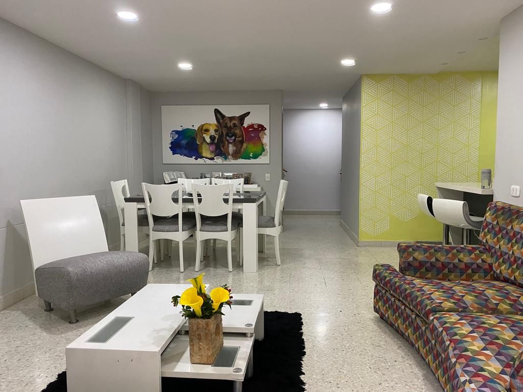 Casa en arriendo Antioquia Medellín Castropol 145 m2 Habitaciones 3 Baños 6 Garajes 3 Precio $5300000