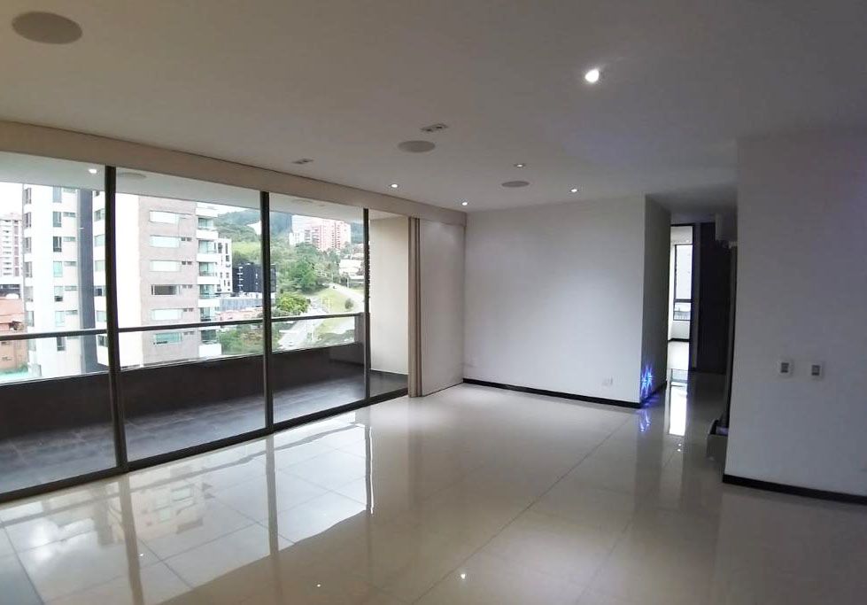 Apartamento en arriendo Antioquia Medellín La Linde 128 m2 Habitaciones 3 Baños 6 Garajes 3 Precio $7350000