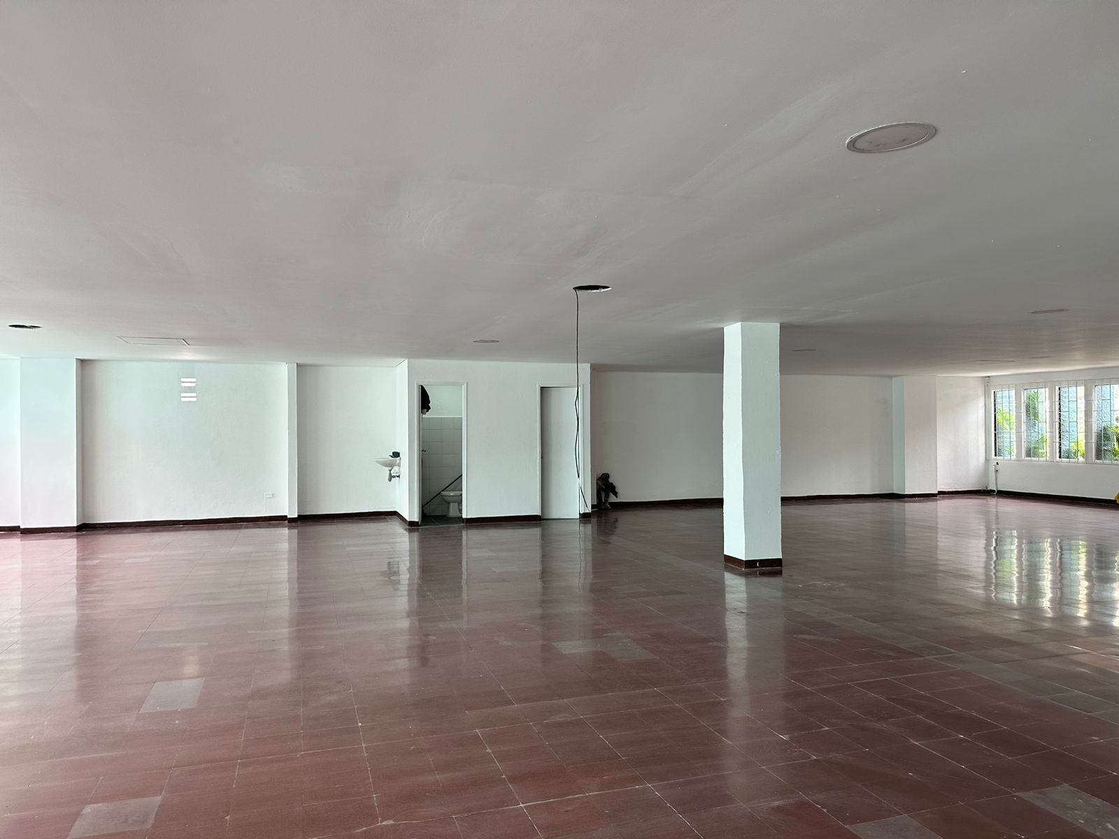 Bodega en arriendo Antioquia Medellín Cerro Nutibara 570 m2 Habitaciones 0 Baños 6 Garajes 1 Precio $20000000