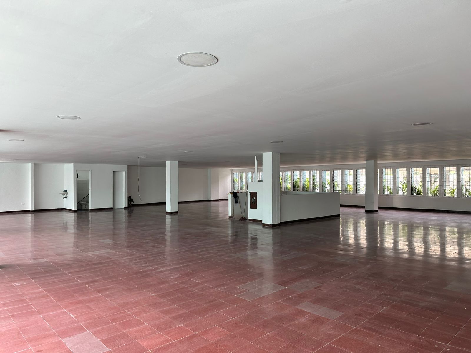 Bodega en arriendo Antioquia Medellín Cerro Nutibara 370 m2 Habitaciones 0 Baños 2 Garajes 1 Precio $10000000