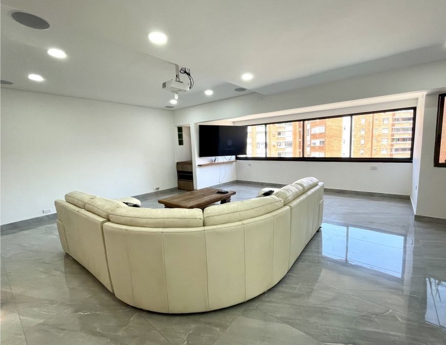 Apartamento en venta Antioquia Medellín Urbanizacion El Futuro 284 m2 Habitaciones 6 Baños 6 Garajes 2 Precio $1600000000