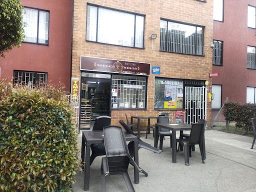Apartamento en arriendo Cundinamarca Bogotá Cr Bochica Et Iii 70 m2 Habitaciones 2 Baños 2 Garajes 1 Precio $3000000