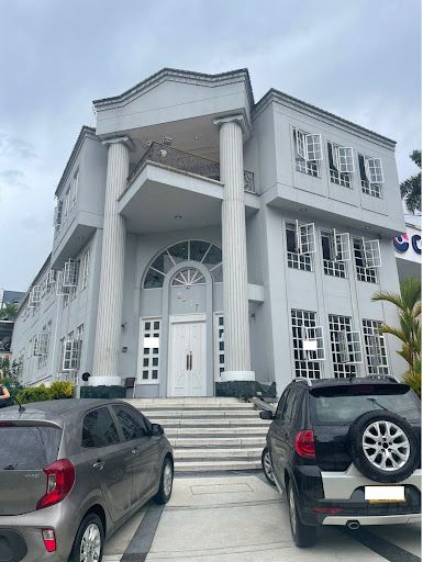 Casa en arriendo Risaralda Pereira Los Angeles 700 m2 Habitaciones 7 Baños 6 Garajes 3 Precio $25000000