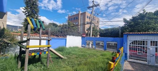 Casa en venta Cundinamarca Bogotá Los Cedritos 294 m2 Habitaciones 4 Baños 4 Garajes 9 Precio $1700000000