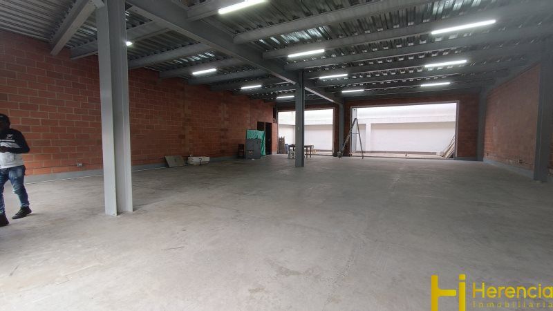 Local en arriendo Antioquia Medellín San Javier No1 300 m2 Habitaciones 0 Baños 2 Garajes 0 Precio $20000000