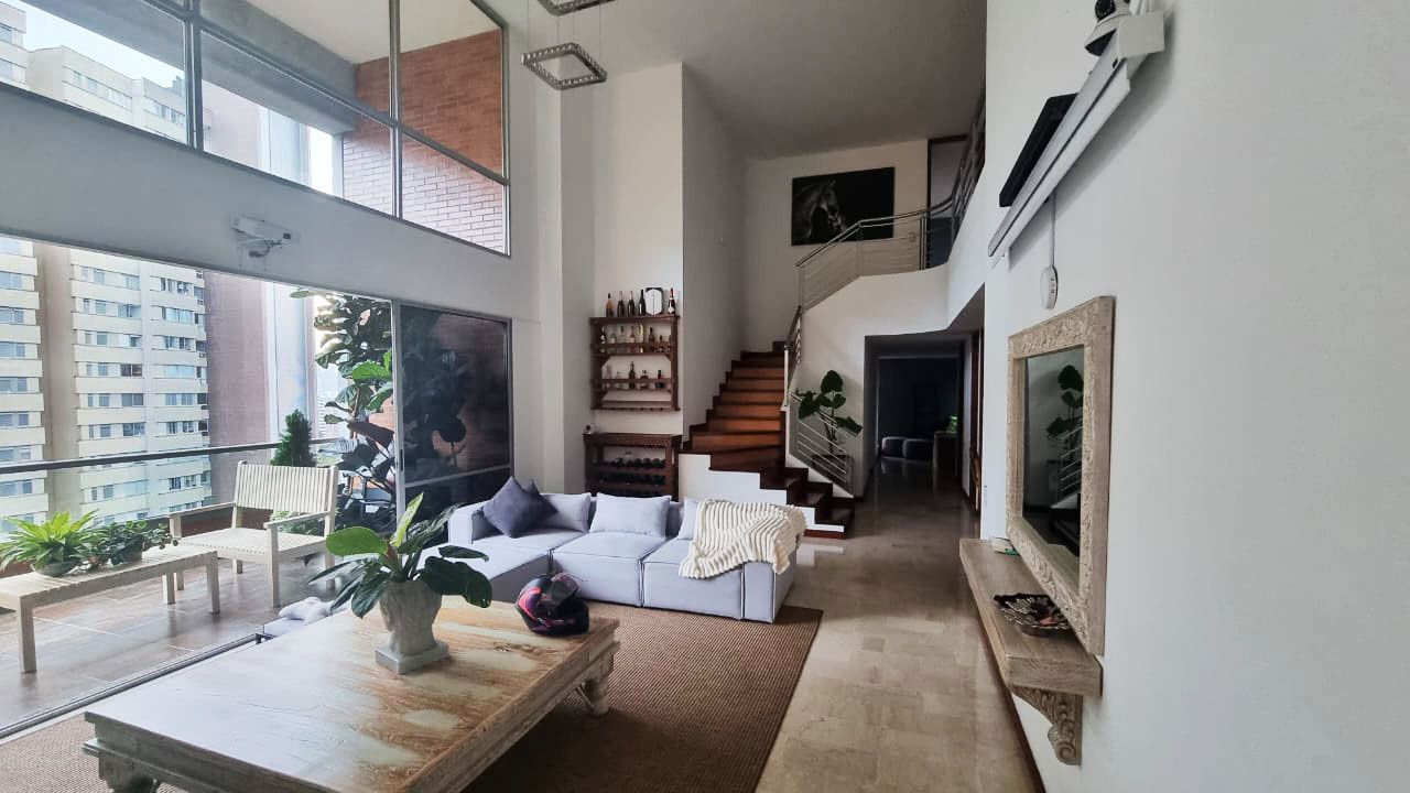 Apartamento en arriendo o venta Antioquia Envigado Zúñiga 233 m2 Habitaciones 3 Baños 6 Garajes 3 Precio venta $2100000000 Precio arriendo $9800000