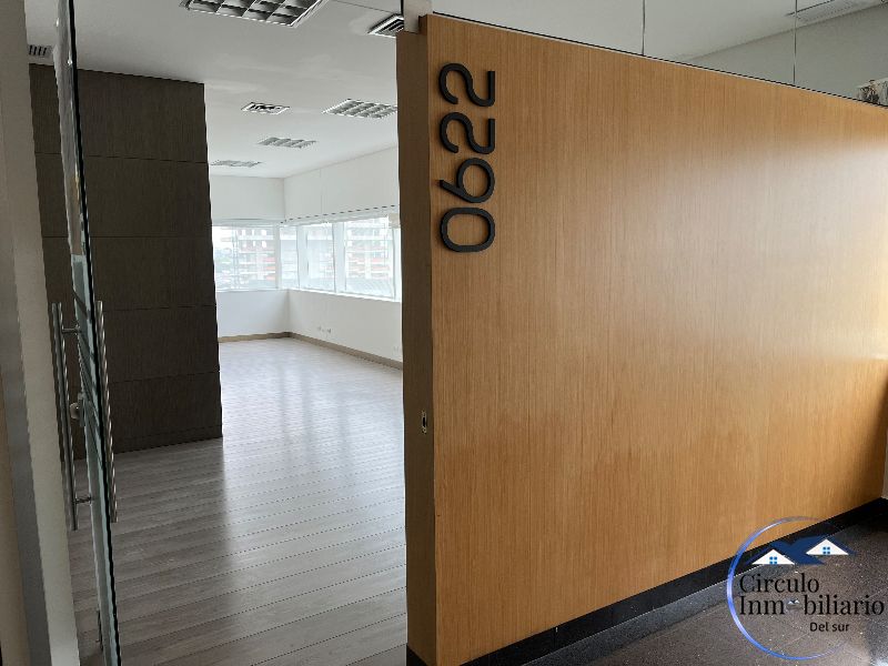 Oficina en arriendo Antioquia Medellín Villanueva 45 m2 Habitaciones 0 Baños 0 Garajes 2 Precio $3200000