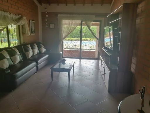Finca en arriendo Antioquia San Jerónimo San Jerónimo 350 m2 Habitaciones 4 Baños 4 Garajes 5 Precio $4000000