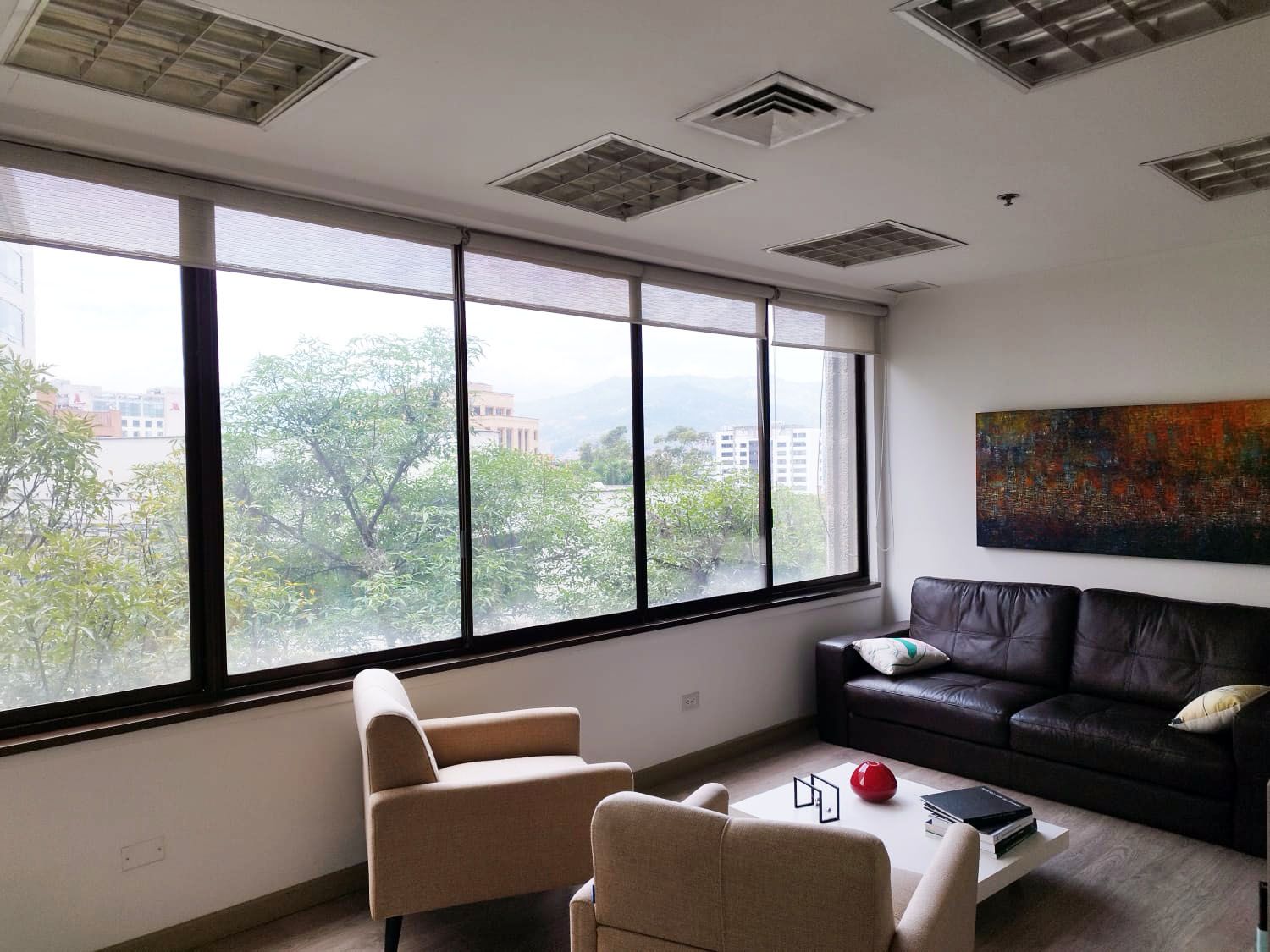 Oficina en arriendo o venta Antioquia Medellín Astorga 119 m2 Habitaciones 0 Baños 2 Garajes 3 Precio venta $830000000 Precio arriendo $7700000