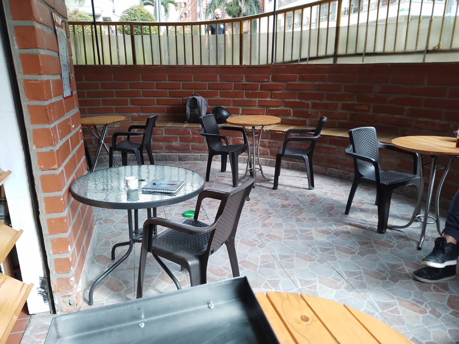 Local en arriendo o venta Antioquia Medellín Laureles 44 m2 Habitaciones 0 Baños 0 Garajes 1 Precio venta $551000000 Precio arriendo $4300000