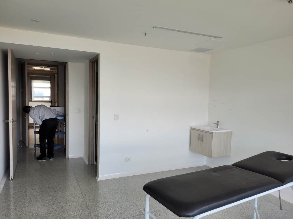 Consultorio en arriendo Antioquia Medellín El Poblado 33 m2 Habitaciones 0 Baños 0 Garajes 2 Precio $4200000