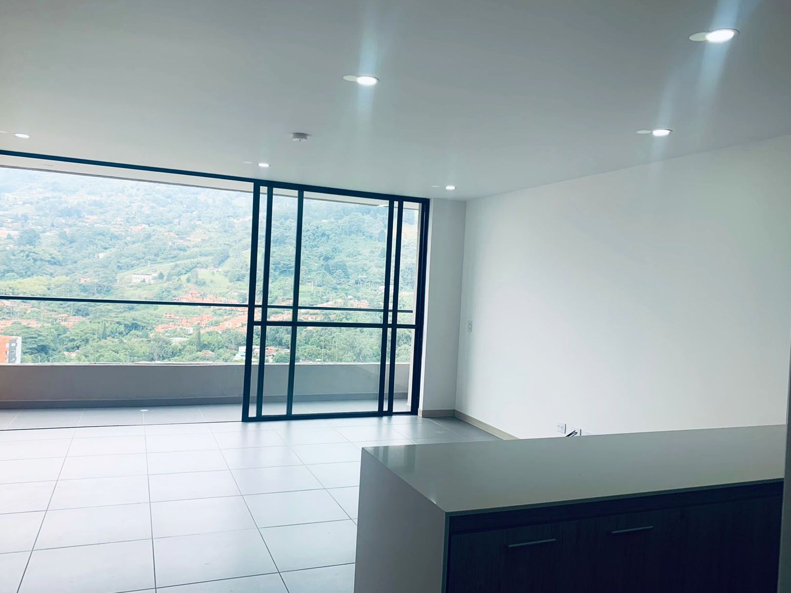 Apartamento en arriendo Antioquia Envigado El Chocho 100 m2 Habitaciones 3 Baños 2 Garajes 3 Precio $5500000