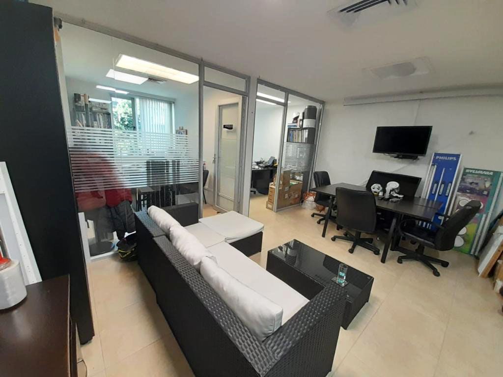 Oficina en arriendo o venta Antioquia Medellín Diego Echavarria 53 m2 Habitaciones 0 Baños 0 Garajes 2 Precio venta $440000000 Precio arriendo $4000000