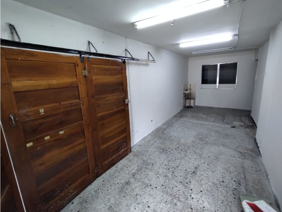 Local en arriendo Antioquia Medellín El Diamante 45 m2 Habitaciones 0 Baños 0 Garajes 3 Precio $2750000