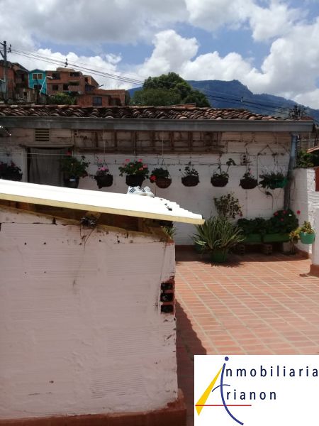 Casa en venta Antioquia Medellín El Pinal 200 m2 Habitaciones 6 Baños 3 Garajes 0 Precio $560000000