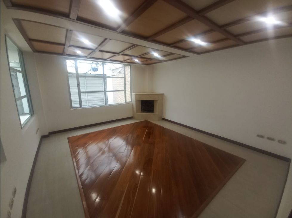 Casa en venta Cundinamarca Bogotá La Esmeralda 345 m2 Habitaciones 8 Baños 4 Garajes 1 Precio $1370000000
