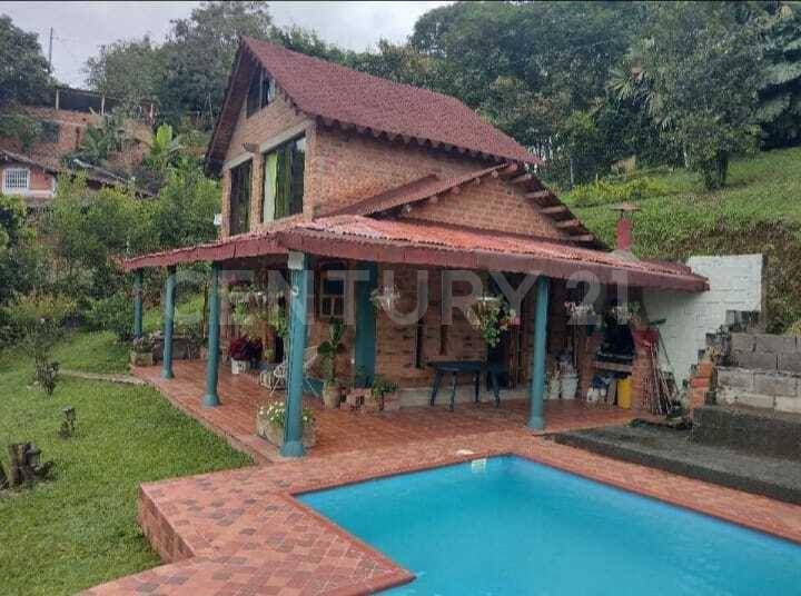 Finca en venta Antioquia Girardota Girardota 200 m2 Habitaciones 3 Baños 2 Garajes 4 Precio $450000000