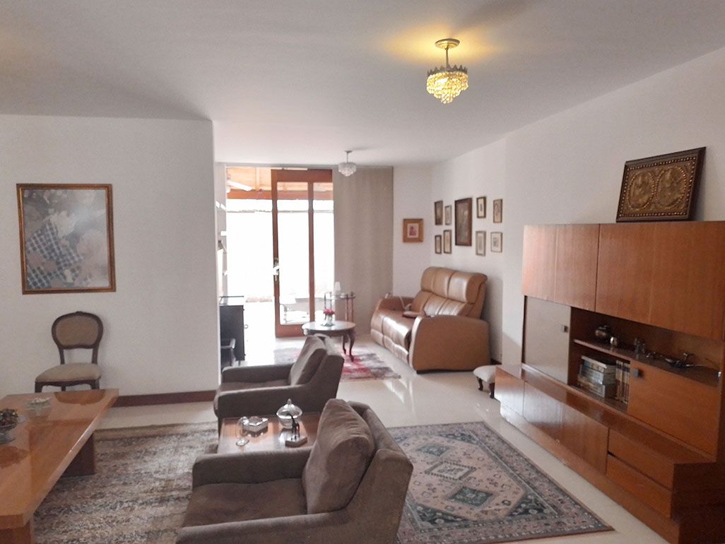 Casa en venta Antioquia Medellín Los Naranjos 281 m2 Habitaciones 4 Baños 6 Garajes 4 Precio $1280000000